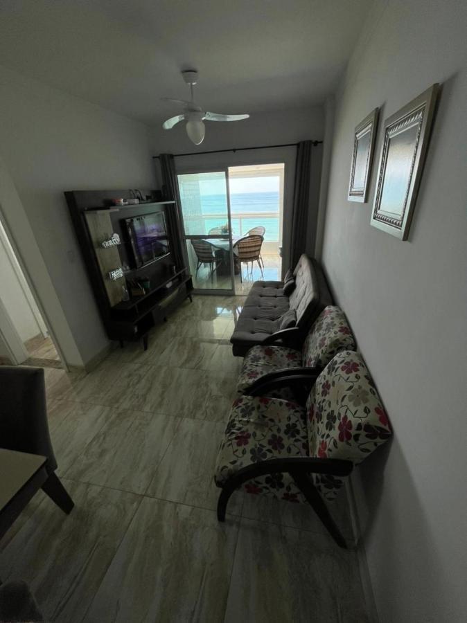 Mongagua Com Vista Para O Mar Pe Na Areia Luaran gambar